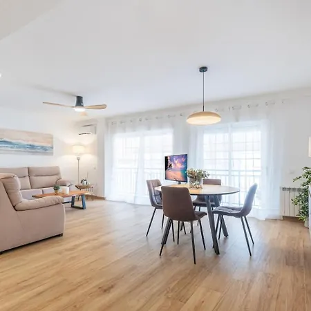 Port Gem Modern 2br Steps To The 아파트 자베아