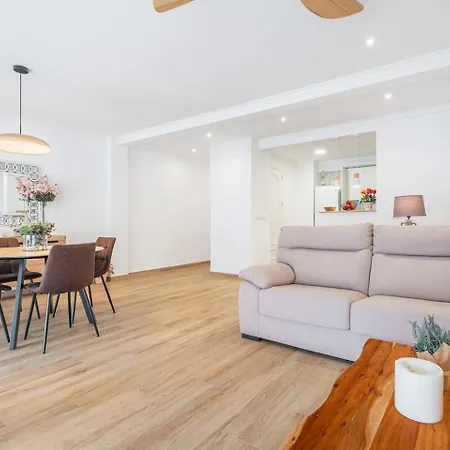 Port Gem Modern 2br Steps To The *