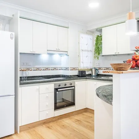 Port Gem Modern 2br Steps To The *